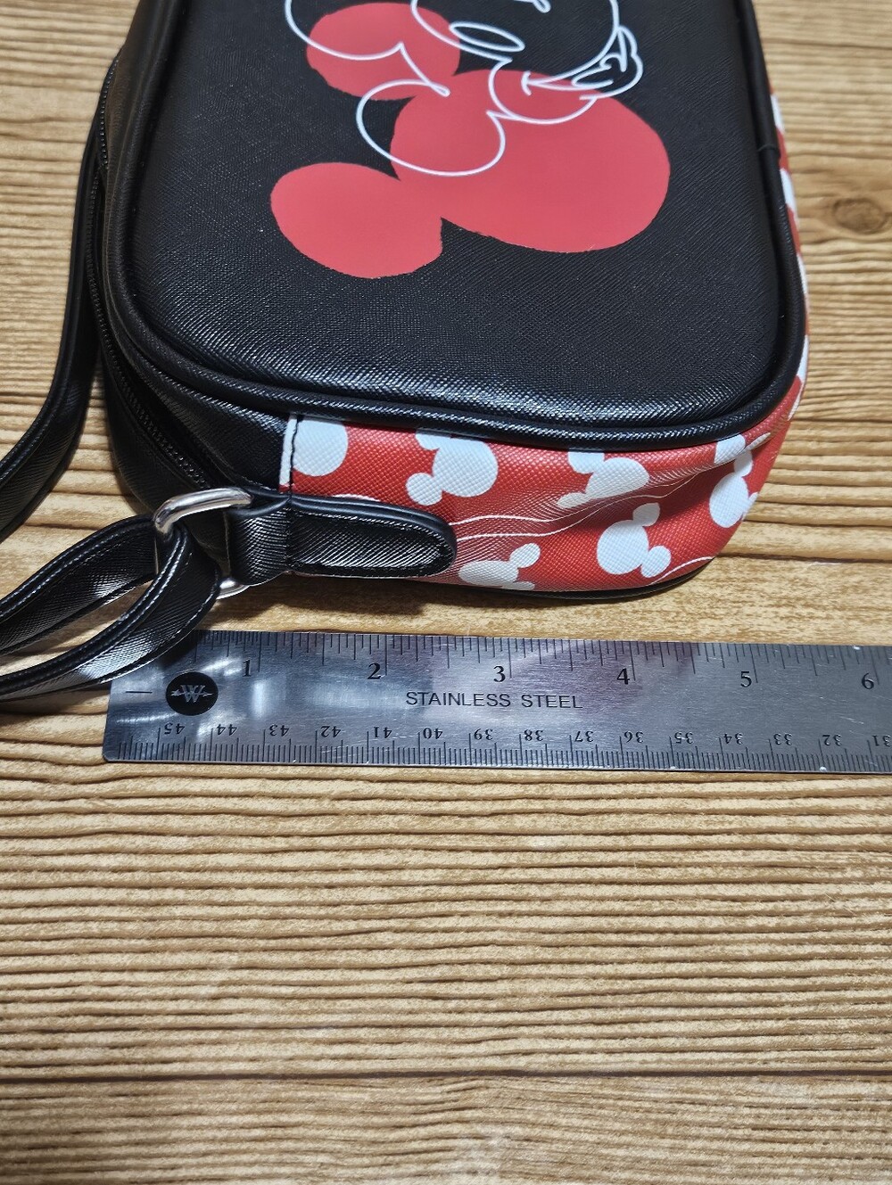 Disney x Dani Mickey Crossbody Purse - Picture 9 of 9
